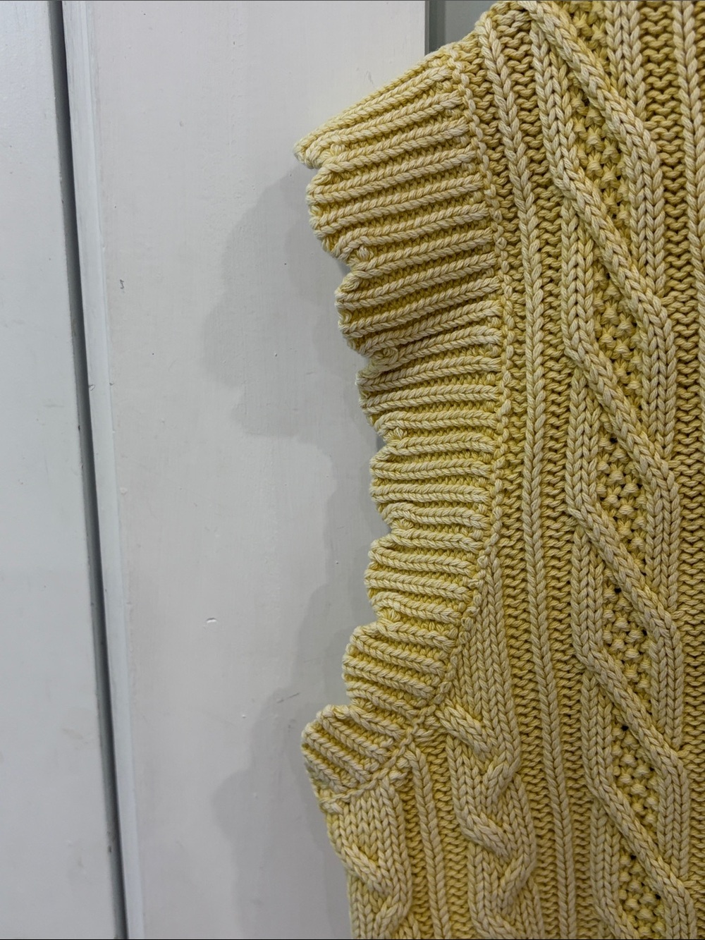 NWT Cable Knit Sleeveless Sweater Butter Yellow women’s Small Free Assembly - Picture 9 of 12